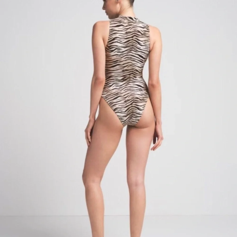 SKIMS Signature Swim Zip Front Sleeveless One Piece
